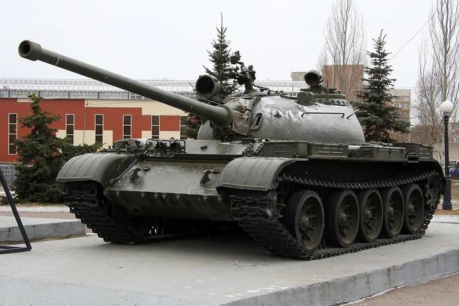 Model Kit Walmart - Sowjetischer Kampfpanzer T-54 im Maßstab 1:144,